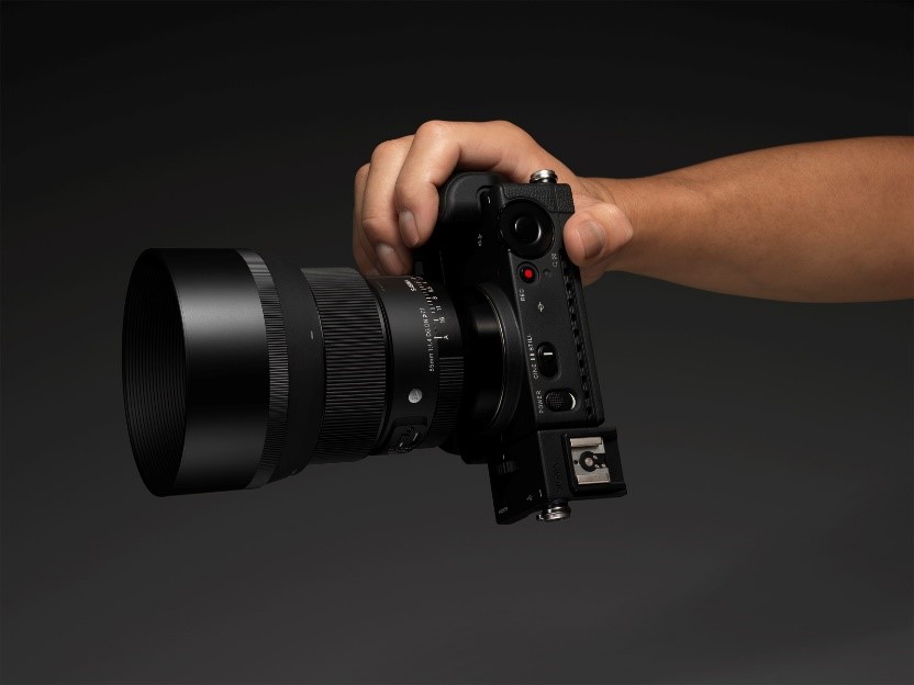 Sigma 85mm F1.4 DG DN Art - corp compact in mana